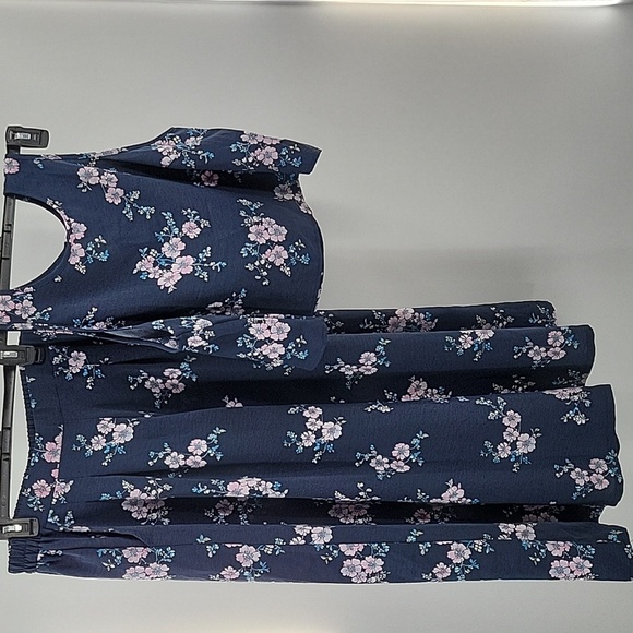 Floral Navy 2 Piece Crop Top/wide Leg Capri Outfit NEW - Picture 6 of 16